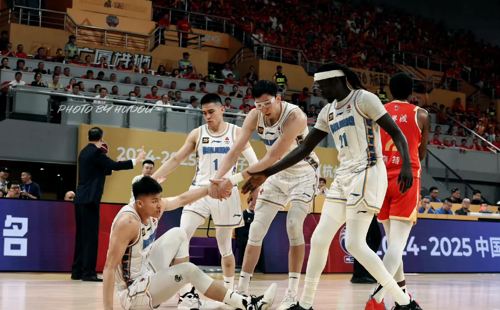 金年会官网登录-风云突变广厦男篮今夜内部沟通，意大利杯版图或变，震撼外界，阵容厚度经受考验